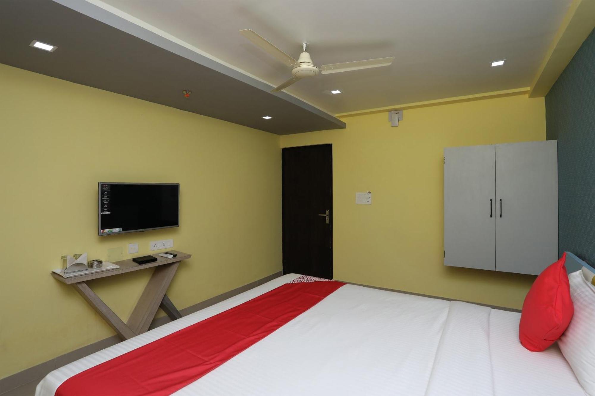 Super Capital O Sai Jagannath Hotel Khandagiri Exterior photo